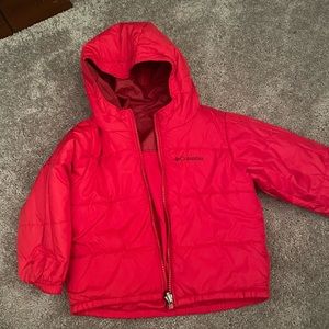 Never worn 2T Columbia reversible puffer coat.